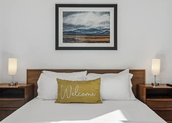 Refreshing 2-bedroom - 80 Walkscore! *